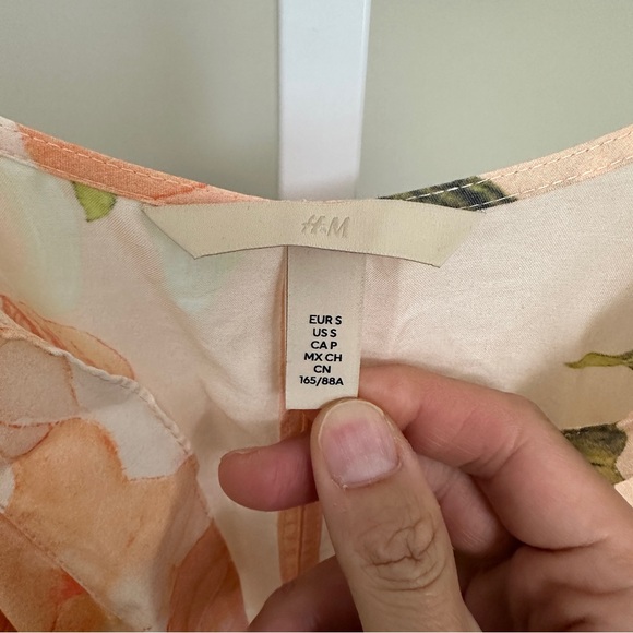 H&M Waisted V-neck dress size S - Picture 7 of 7